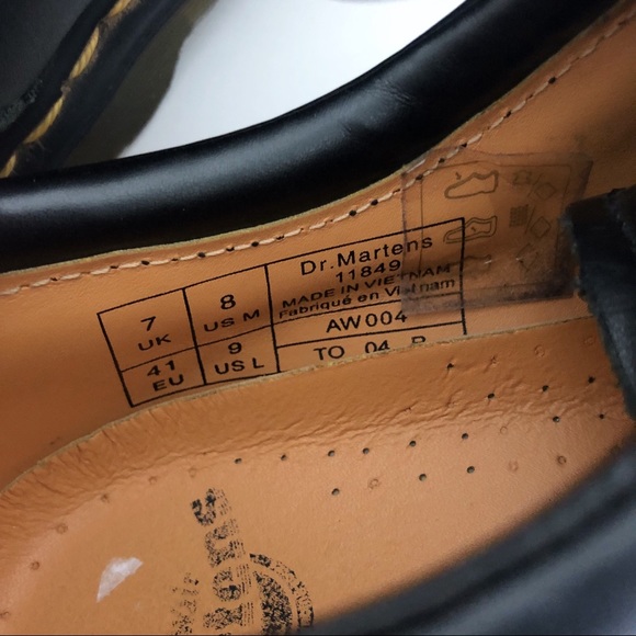 SOLD Dr. Marten Black Leather Oxford - Picture 5 of 6